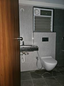 Common Bathroom Image of 1020 Sq.ft 2 BHK Apartment / Flat for rent in Gera World Of Joy, Upper Kharadi Pune for Rs. 33000