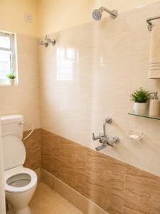 Bathroom Image of 850 Sq.ft 2 BHK Independent House for rent in Anantapur Kolkata for Rs. 18000