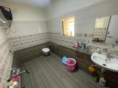 Bathroom Image of 2000 Sq.ft 4 BHK Villa for sale in Sargasan Gandhinagar for Rs. 27000000