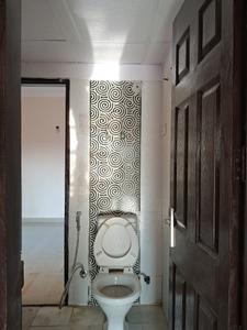 Common Bathroom Image of 1425 Sq.ft 3 BHK Apartment / Flat for sale in Paramount Floraville, Sector 137 Noida for Rs. 16400000