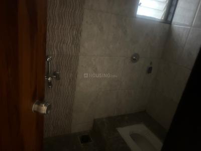 Bathroom Image of 1010 Sq.ft 2 BHK Apartment / Flat for rent in Vinode Spirea, Wakad Pune for Rs. 28000