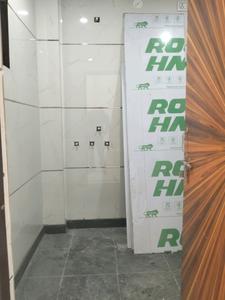 Common Bathroom Image of 910 Sq.ft 2 BHK Apartment / Flat for sale in Shalimar Garden Ghaziabad for Rs. 5200000