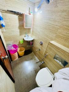 Bathroom Image of 699 Sq.ft 2 BHK Apartment / Flat for rent in Royal Oasis, Malad West Mumbai for Rs. 60000