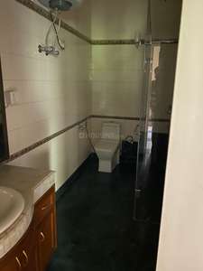 Bathroom Image of 4000 Sq.ft 4.5 BHK Independent House for rent in Central Ridge Reserve Forest New Delhi for Rs. 650000