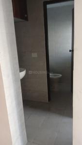 Bathroom Image of 535 Sq.ft 1 BHK Apartment / Flat for rent in Amrapali Dream Valley 2, Noida Extension Greater Noida for Rs. 15000