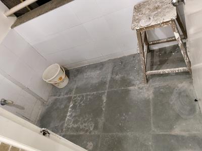 Bathroom Image of 900 Sq.ft 2 BHK Apartment / Flat for rent in Pacifica Reflections, Vaishno Devi Circle Ahmedabad for Rs. 32000