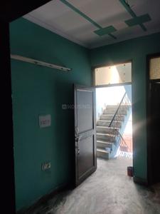 Bedroom Image of 600 Sq.ft 2 BHK Builder Floor for rent in Mayur Vihar Phase 1 New Delhi for Rs. 18000