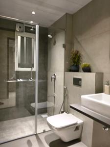 Common Bathroom Image of 2431 Sq.ft 4 BHK Apartment / Flat for sale in Kolte Patil 24K Altura, Baner Pune for Rs. 29000000