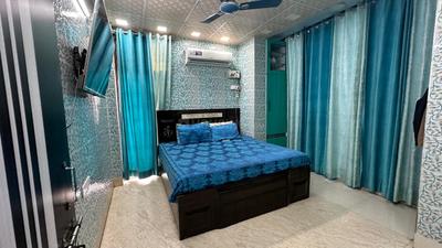 Bedroom Image of 990 Sq.ft 3 BHK Builder Floor for sale in Shahdara New Delhi for Rs. 15000000