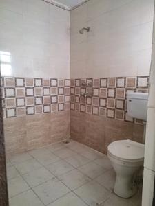 Common Bathroom Image of 1100 Sq.ft 3 BHK Apartment / Flat for rent in Palam Vihar Extension Gurgaon for Rs. 16000