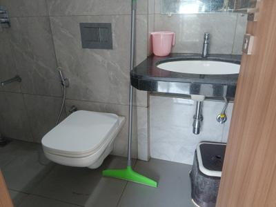 Bathroom Image of 560 Sq.ft 1 BHK Apartment / Flat for rent in Godrej Urban Park, Powai Mumbai for Rs. 58100