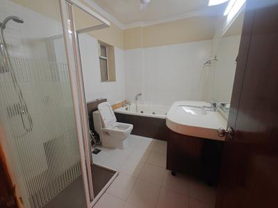 Bathroom Image of 3775 Sq.ft 4 BHK Apartment / Flat for sale in Sahara Grace, Sarhol Gurgaon for Rs. 79500000