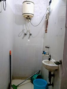 Bathroom Image of 250 Sq.ft 1 RK Apartment / Flat for rent in Sector 16 Dwarka New Delhi for Rs. 10000