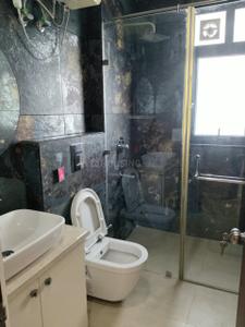 Bathroom Image of 1550 Sq.ft 2.5 BHK Builder Floor for rent in South City Floors 1, Sector 41 Gurgaon for Rs. 70000