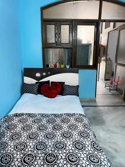Bedroom Image of Jagtar pg in Moti Nagar, New Delhi