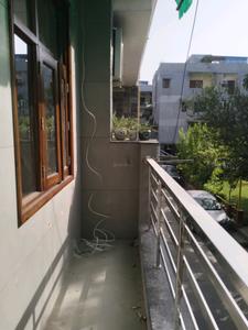 Bedroom Three Image of 1000 Sq.ft 3 BHK Apartment / Flat for sale in Star Apartments, Sector 9 Rohini New Delhi for Rs. 18000000