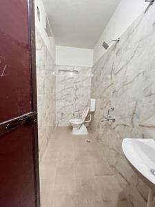 Bathroom Image of 800 Sq.ft 1 BHK Apartment / Flat for rent in Chitaipur Varanasi for Rs. 10000
