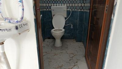 Bathroom Image of 280 Sq.ft 1 RK Apartment / Flat for rent in Salt Lake City Kolkata for Rs. 8000