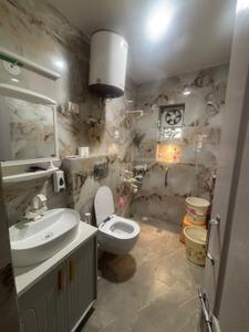 Bathroom Image of 1900 Sq.ft 3 BHK Apartment / Flat for sale in Paras Tierea, Sector 137 Noida for Rs. 23000000