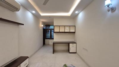 Bedroom Image of 1750 Sq.ft 3 BHK Apartment / Flat for rent in Vasant Kunj New Delhi for Rs. 90000