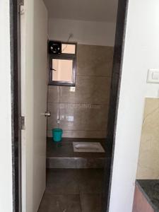 Bathroom Image of 930 Sq.ft 2 BHK Apartment / Flat for rent in Jai Vishnu Greens, Fursungi Pune for Rs. 22000
