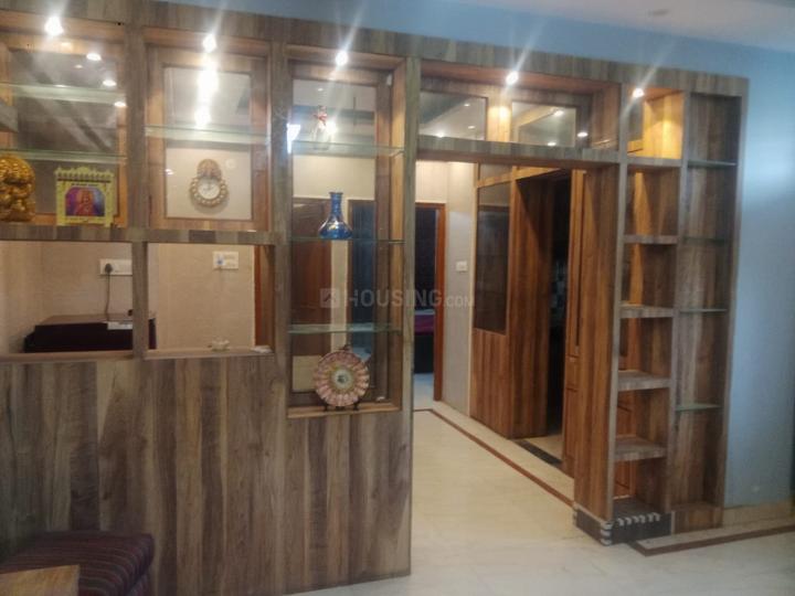 Tilak Nagar Main Image 1