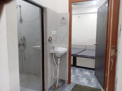 Bathroom Image of 850 Sq.ft 3 BHK Apartment / Flat for rent in Nizampur Lucknow for Rs. 20000