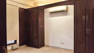 Bedroom Image of 2000 Sq.ft 3 BHK Builder Floor for rent in Soami Nagar New Delhi for Rs. 125000