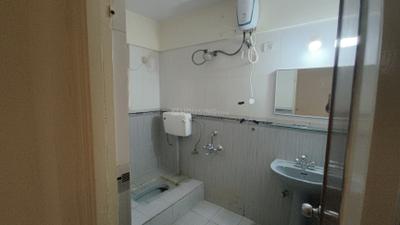 Bathroom Image of 900 Sq.ft 2 BHK Apartment / Flat for rent in Goel Hari Ganga, Yerawada Pune for Rs. 38000