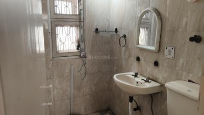 RD Apartment Bathroom One 3