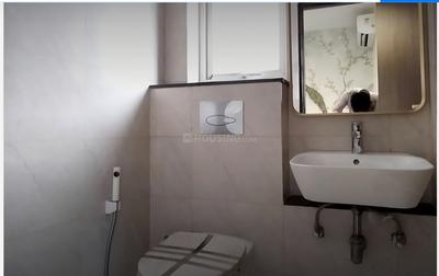 Bathroom Image of 1230 Sq.ft 2 BHK Apartment / Flat for sale in BPTP Discovery Park, Sector 80 Faridabad for Rs. 13000000