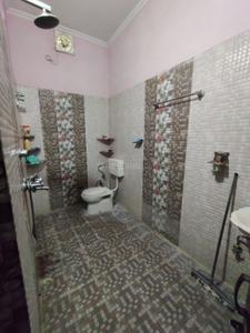 Bathroom Image of 800 Sq.ft 1 BHK Builder Floor for rent in Lalpur Nayak Nainital for Rs. 8000