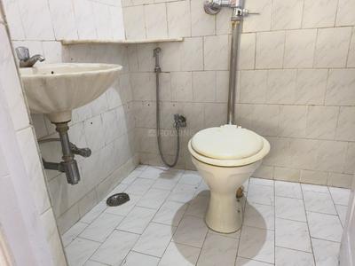 Bathroom Image of 2000 Sq.ft 4 BHK Apartment / Flat for sale in Siddharth Estates, Kalyani Nagar Pune for Rs. 39000000