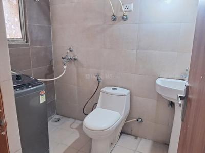 Bathroom Image of 1100 Sq.ft 2 BHK Apartment / Flat for rent in Mittal Rajnagar Residency, Raj Nagar Extension Ghaziabad for Rs. 25000