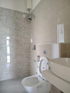 Common Bathroom Image of 1045 Sq.ft 2 BHK Apartment / Flat for sale in Ashar Arize Tower B And C, Kalwa Thane for Rs. 15500000