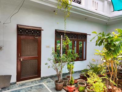 Balcony Image of 350 Sq.ft 1 RK Independent House for rent in Maholi Mathura for Rs. 9000