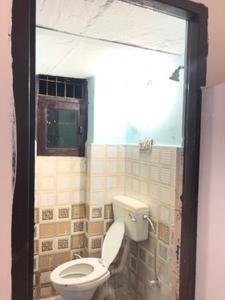 Bathroom Image of 164 Sq.ft 1 RK Apartment / Flat for rent in Sector 17 Gurgaon for Rs. 7500