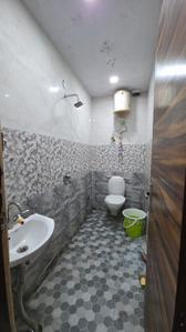 Bathroom Image of 400 Sq.ft 1 BHK Builder Floor for rent in Pitampura New Delhi for Rs. 21000