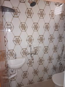 Bathroom Image of 600 Sq.ft 1 BHK Independent House for rent in Bolarum Secunderabad for Rs. 11500