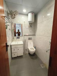 Bathroom Image of 1300 Sq.ft 2 BHK Builder Floor for rent in Sector 52 Gurgaon for Rs. 50000