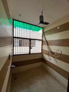 Image of 1350 Sq.ft 3 BHK Builder Floor for rent in Shalimar Bagh, New Delhi for Rs. 57000