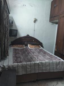 Bedroom Image of kamra pg in Jangpura, New Delhi