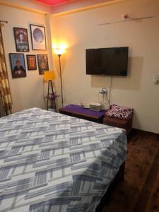 Bedroom Image of 1800 Sq.ft 2 BHK Builder Floor for rent in Sector 56 Gurgaon for Rs. 34000
