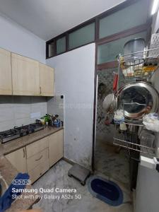 Kitchen Image of 725 Sq.ft 1 BHK Builder Floor for sale in Shakarpur Khas New Delhi for Rs. 4000000