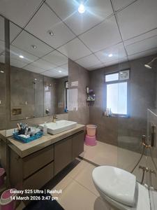 Bathroom Image of 3141 Sq.ft 4 BHK Apartment / Flat for rent in Darshanam Club Life, Undera Vadodara for Rs. 80000