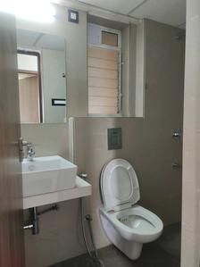 Common Bathroom Image of 570 Sq.ft 2 BHK Apartment / Flat for rent in Sahyog Oshi, Jogeshwari West Mumbai for Rs. 57000