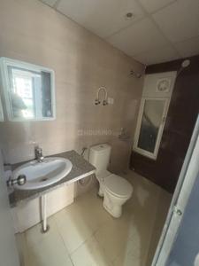 Bathroom Image of 820 Sq.ft 2 BHK Apartment / Flat for sale in Mahagun Mantra II, Noida Extension Greater Noida for Rs. 6500000