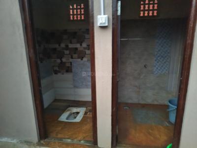 Bathroom Image of 1500 Sq.ft 1 BHK Apartment / Flat for rent in Adi-udupi Udupi for Rs. 5500