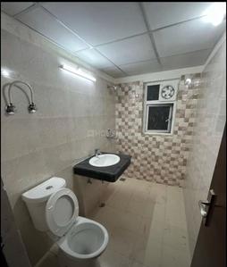 Bathroom Image of 2100 Sq.ft 4 BHK Apartment / Flat for rent in Aisshpra Paalm Paradise Phase II, Sahara Estate Gorakhpur for Rs. 28000