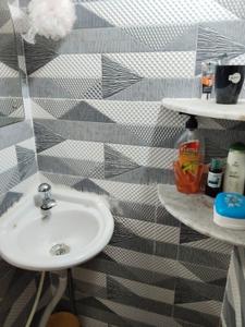 Bathroom Image of 1000 Sq.ft 3 BHK Apartment / Flat for sale in Barrackpore Kolkata for Rs. 4500000